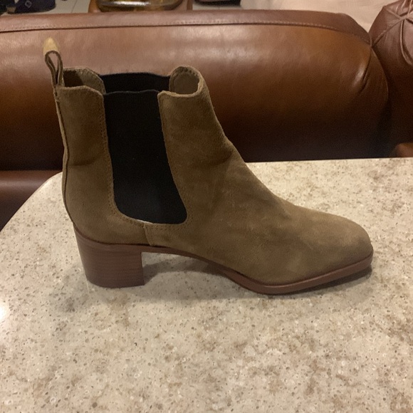 NWOT Steve Madden Rhiannon Chelsea Suede Cognac Boots Size 8.5 - Picture 6 of 7